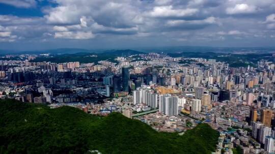 城市风景航拍，密集的建筑更像仙境