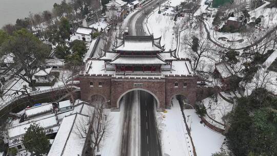 武汉航拍雪景古建筑铁门关