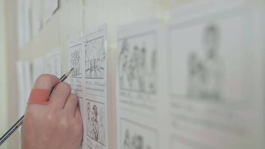 女人在手绘漫画视频素材模板下载