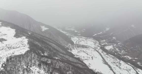 佐治亚州帕萨诺里美丽雪山的鸟瞰图