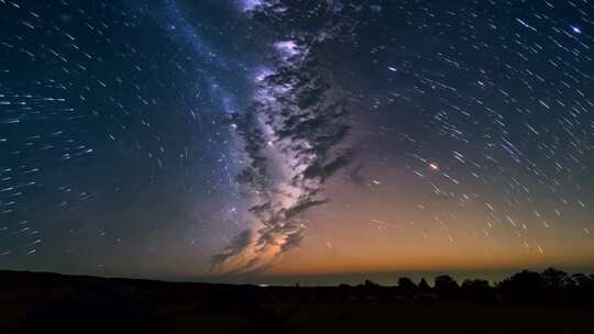 日落后星空银河升起