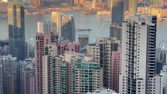 香港太平山顶远眺城市高楼维多利亚港