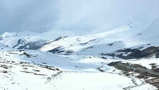 巍峨的雪山视频素材模板下载