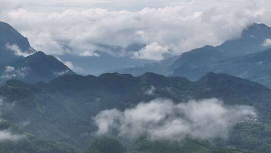 航拍群山云雾森林