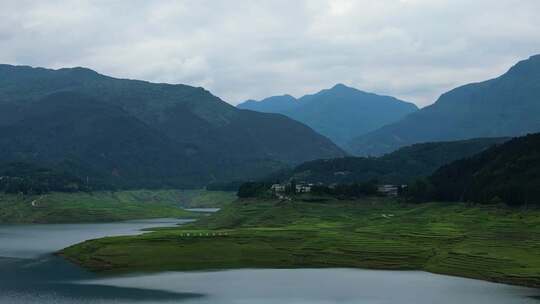 雅女湖 绿水青山 风景 山水 山河 壮丽