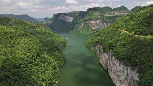 贵州毕节乌江渡水库峡谷自然风光航拍