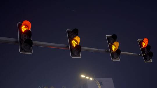2023广州最新红绿灯人行道过马路夜景