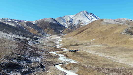 航拍青海西宁高原山脉冰河山峰