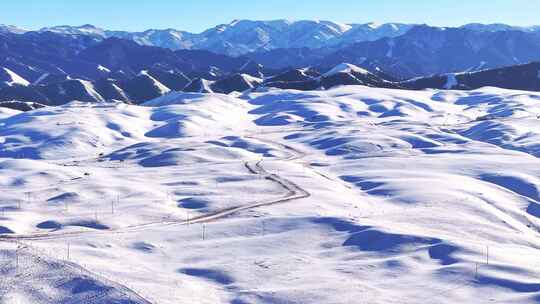 4k航拍冬季雪后祁连山草原