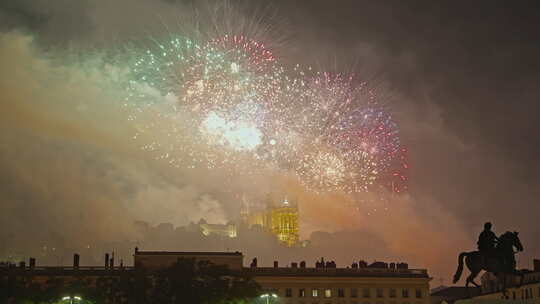 法国庆祝巴士底日法国的主要节日天空烟火夜