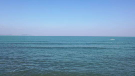 大海航拍蓝色海面水天一色海岸