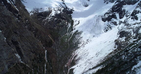 航拍雪山风景