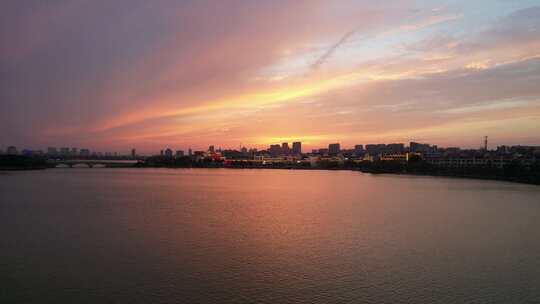 城市夕阳晚霞火烧云夜景降临山东聊城