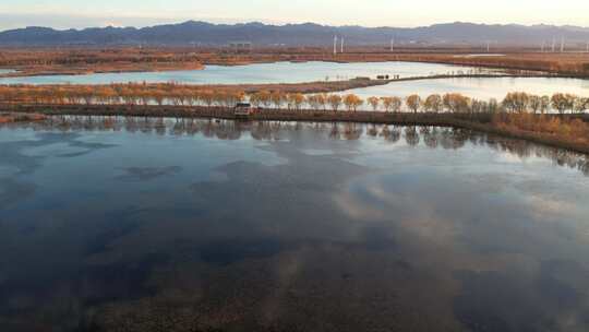 野鸭湖秋景天空镜面航拍