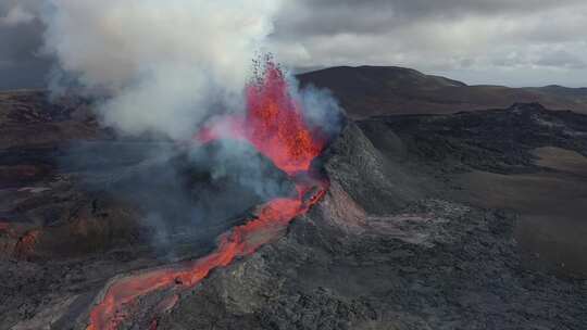 4k风景航拍冰岛火山喷发瞬间