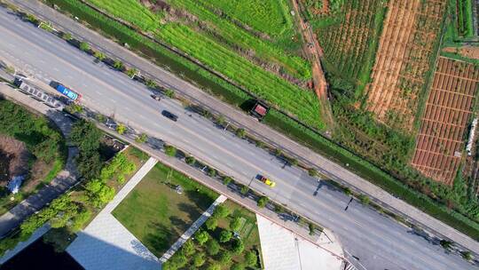 顶视航拍深圳光明圳园路城市道路交通视频素材模板下载