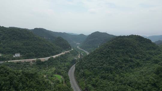 航拍湖北三峡高速公路交通