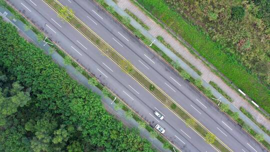 城市道路车辆行驶中B