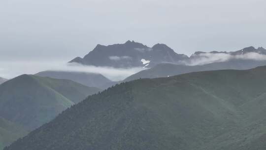 西藏高山云海