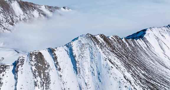 航拍夹金山自然风光冬天雪景山谷云海群山