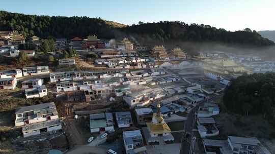 甘肃郎木寺清晨航拍