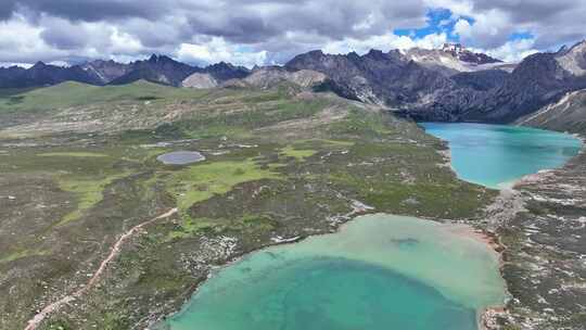 航拍四川甘孜海子山姊妹湖风光