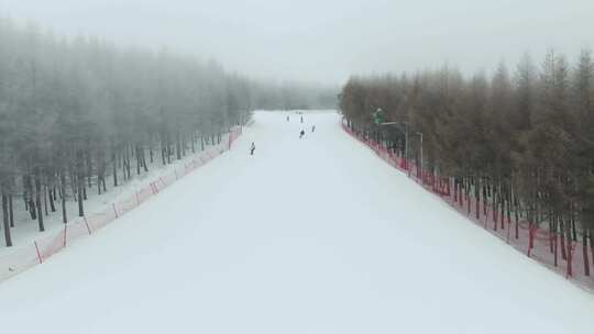 高山雪场雪道滑雪