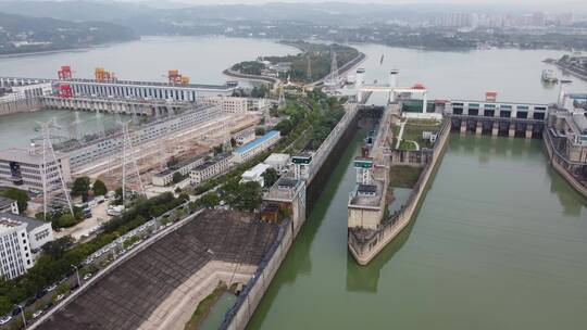 航拍湖北宜昌西陵区跨江大桥