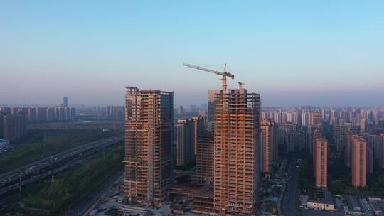 航拍杭州城市建设中的高楼