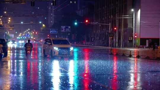 北京深夜下雨唯美雨夜空镜