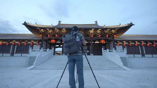 摄影师拍摄古建筑德寿宫视频素材模板下载