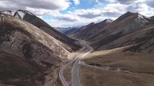 西藏林芝到拉萨林拉高速公路风光航拍