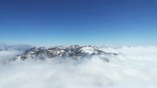 航拍山峰云雾云海天空自然风景视频素材模板下载