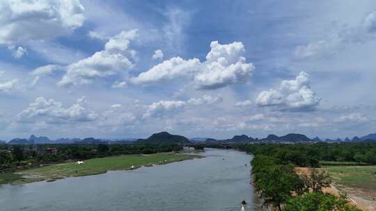 桂林夏季漓江风景区