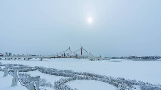 甘肃庆阳彩虹桥冬季雪景大范围延时素材