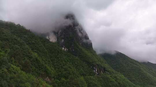 原创云南贡山县丙中洛贡当神山航拍自然风光