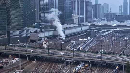 蒸汽火车行驶出火车站列车墨尔本南十字车站