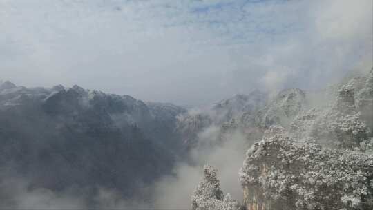 家乡的冰雪雾·柴埠溪北岸大峡谷