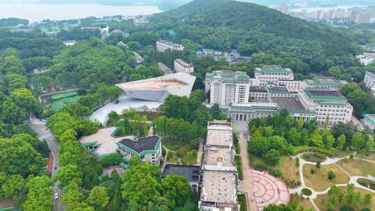 湖北武汉大学文理学部校区航拍校园珞珈山学