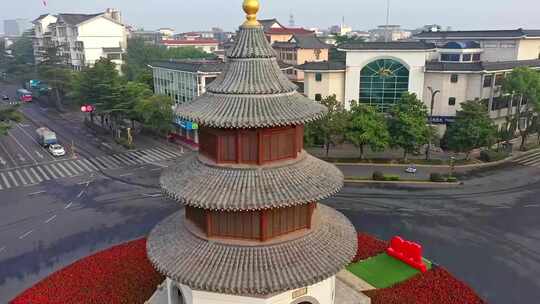 航拍扬州地标文昌阁市中心清晨车流花圃