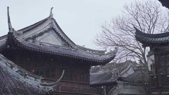 古建筑楼阁屋檐庭院漫天飞雪慢动作视频素材模板下载