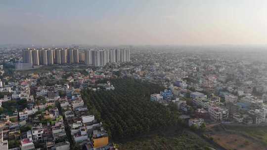 金奈广阔的空中全景，展示了这座城市广阔的