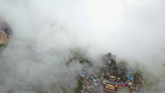 西藏丁青县孜珠寺雍仲苯教航拍孜珠神山