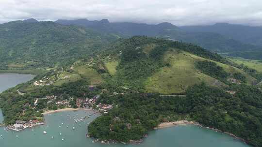 航拍热带岛屿