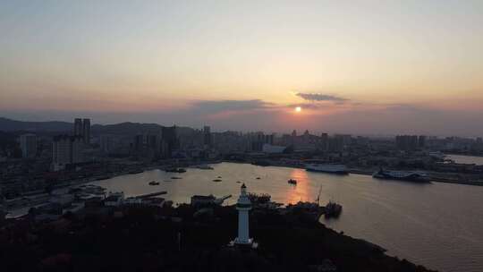 航拍山东烟台海岸线日出日落海边风景