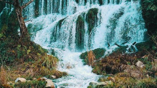 瀑布高山泉水溪水流水