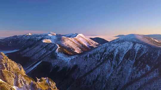 大气航拍雪山登高登顶山脉日照金山日出旅行