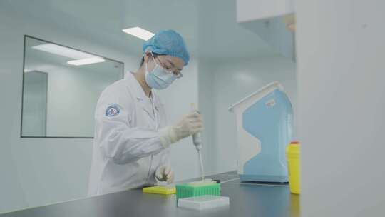 武汉实验室滴管滴取液体地拍视频素材模板下载