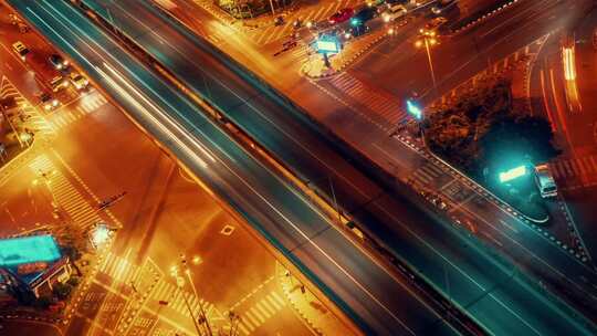 大都会市中心繁忙公路路口夜间时移视频素材模板下载