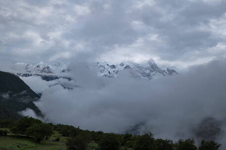 6k南迦巴瓦云雾 远景